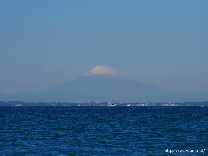 元名海水浴場から見た富士山